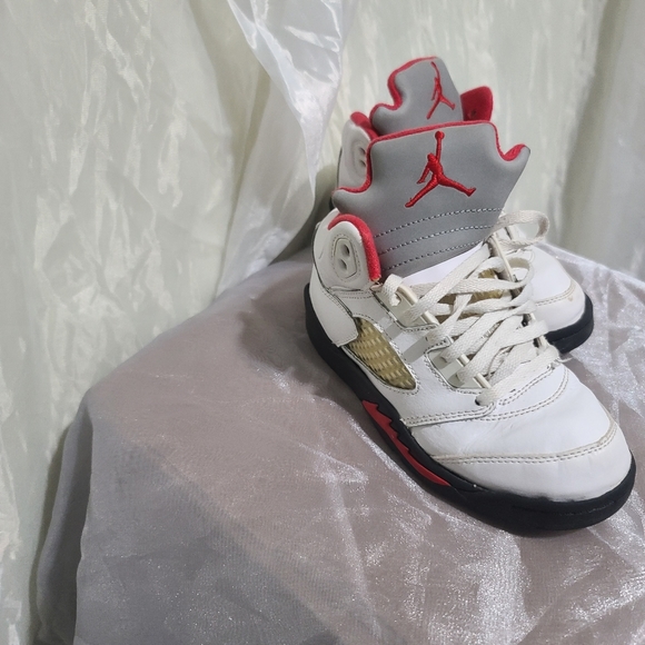 Jordan 5 Retro Fire Red Sneakers Sz: 13C - Picture 5 of 11